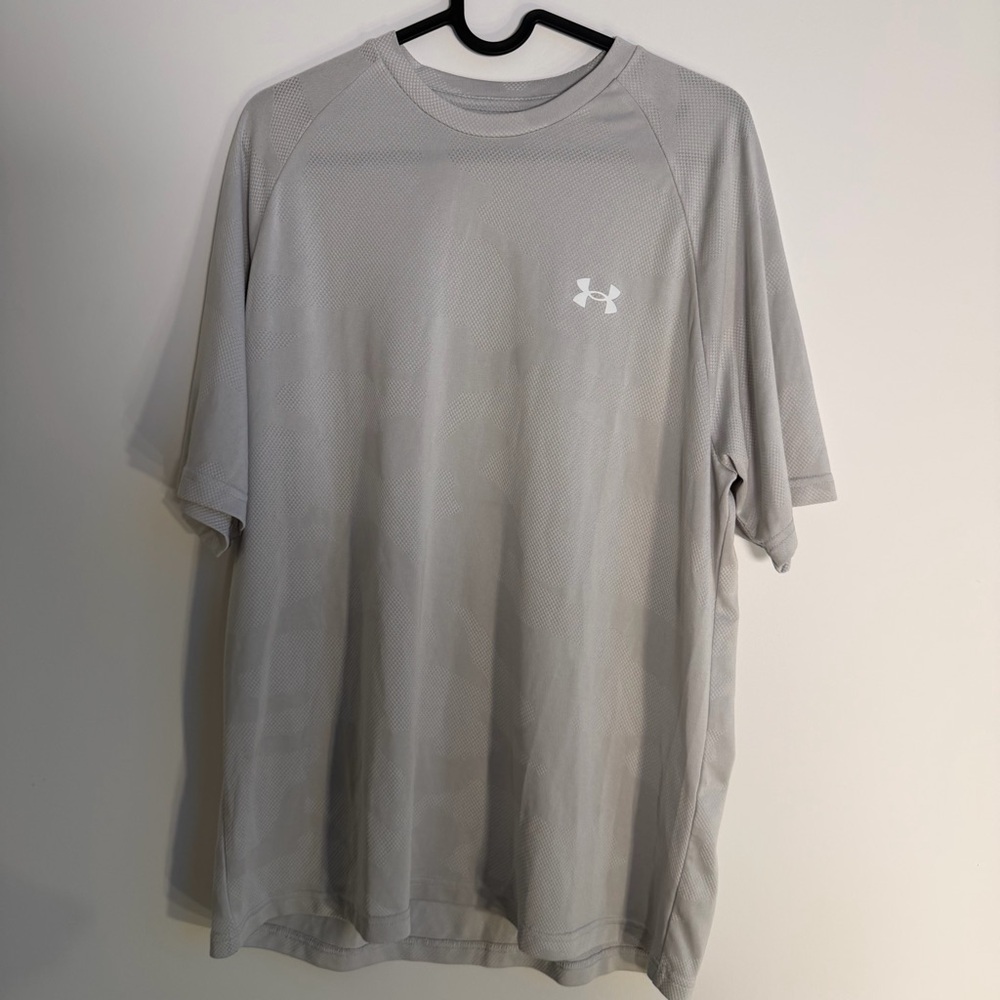 Under Armour Light Gray Short Sleeve Performance Tee with Chest Logo